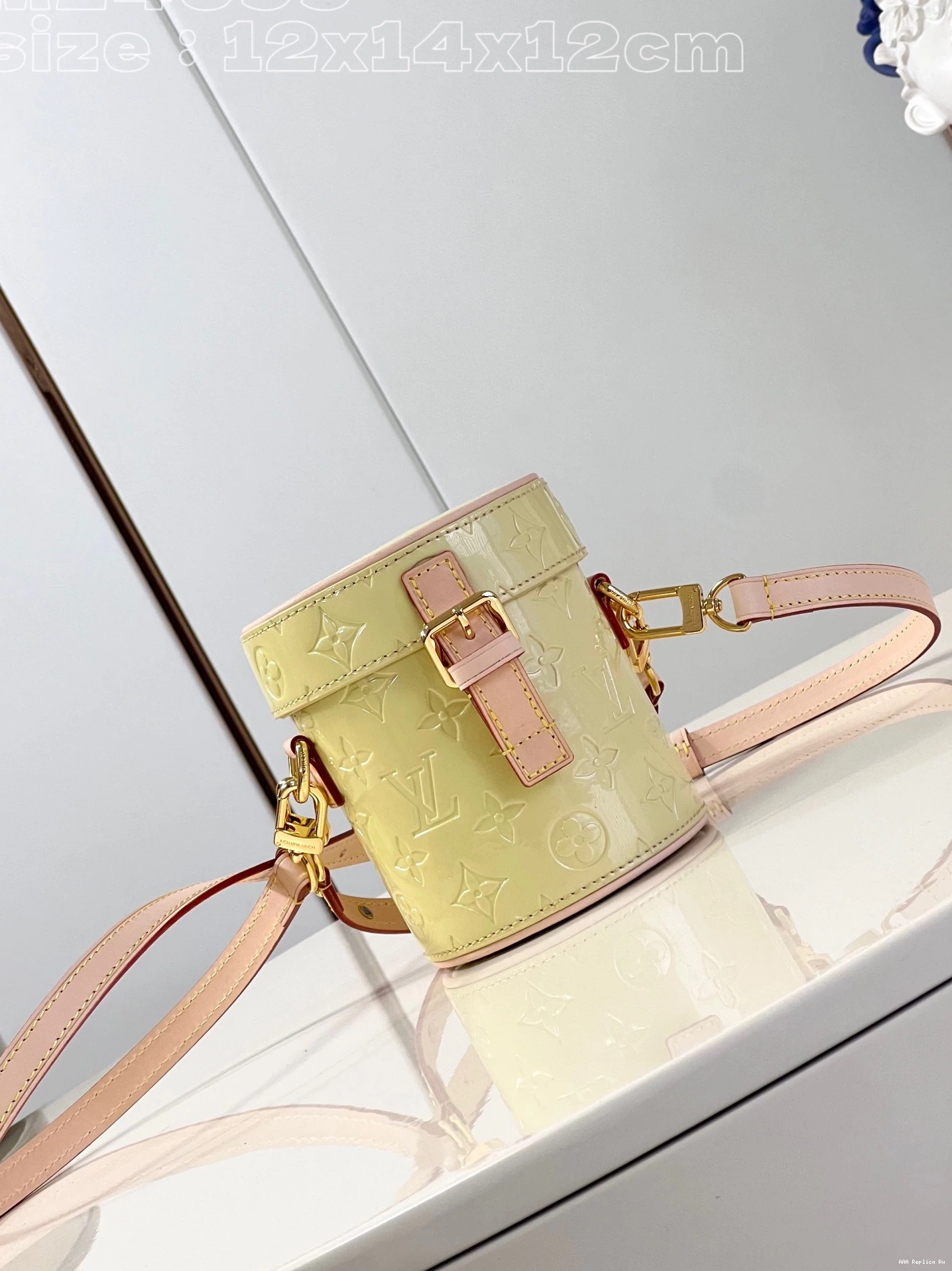 AAA Pruses Bags LOUIS Astor VUITTON 0811